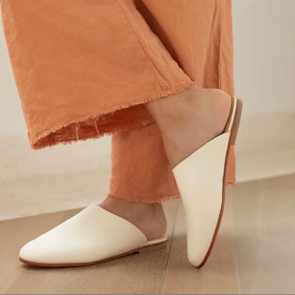 Nisolo Shoes - NISOLO Size 9.5 • Lima Bone Leather Slip on Mules.